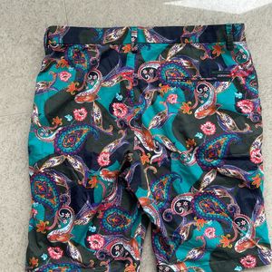 FLORAL RARE RABBIT Shorts