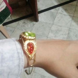 Bracelet