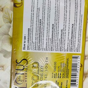 Lotus Herbals Radiant Gold Facial Kit