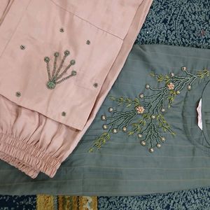 Kurti Set Same Two Pieces Color Different