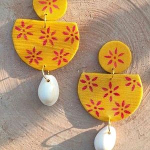 Yellow With Shell Earrings 💛