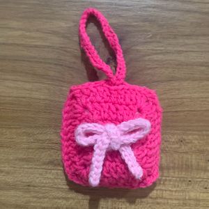 🎀 Pink Crochet AirPod Case