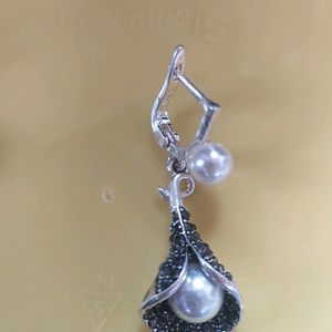 Mermaid Pearl Earrings