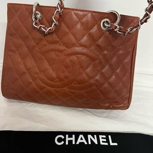 Chanel gst Cavier Leather