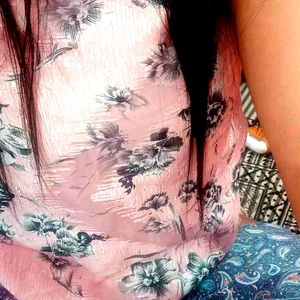 🌸Beautiful Flowers Print Pink Top🌸💟