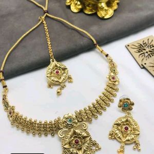 Gold Look Necklace Set