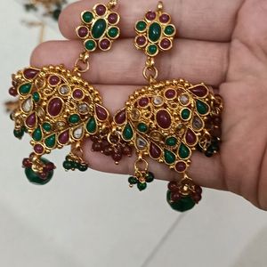 Beautiful Set With Earrings And Mangtikka .