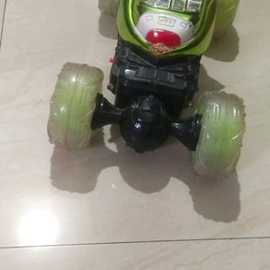 Movable Green And Black Toy Car