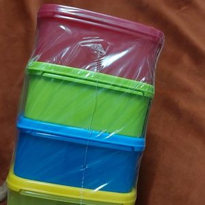 Set of 4 vibrant color container storage lunch box