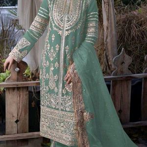 New Standard Pakistani Poshaq Dresses Beautiful Dr