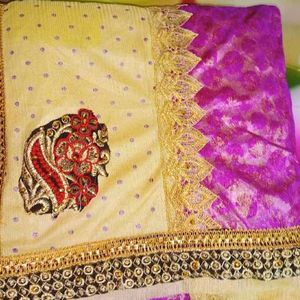 Beautiful Design Soft Malai Silk Saree With Blouse