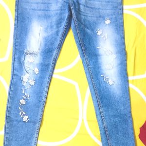 Women Skinny Mid Rise Blue Jeans