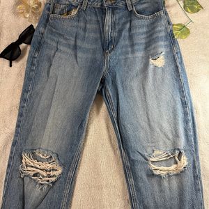 H&M women high waist ripped jeans (divided)