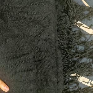 2 Black Stoles