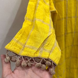 GERUA Gold checkered A Line Kurta With Tassels