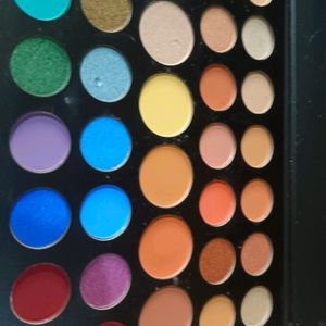 New Morphe Eyeshadow Palette With 49 Shades