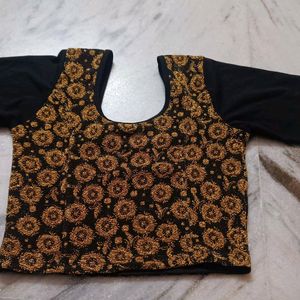 Black stractable Blouse