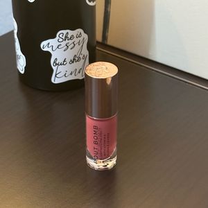 Makeup Revolution Pout Bomb Plumping Gloss