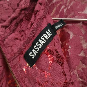 SASSAFRAS Maroon Lace Top