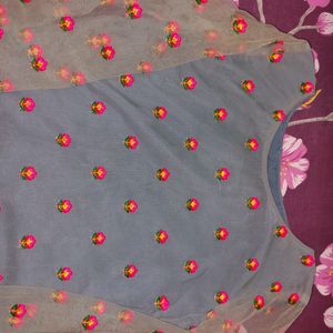 Women Floral Embroidered Kurta