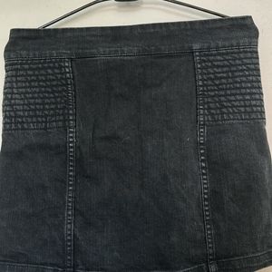 H&M SHORT DENIM SKIRT