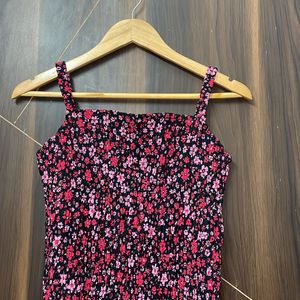 Strectable Cutsleeves Floral Top