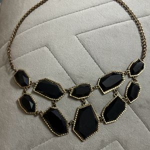 Black Elegant Neckpiece