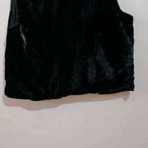 Velvet Embroidery Black Half Jacket