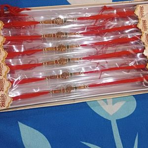 2 Darjan Rakhi