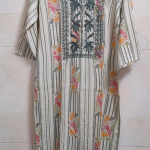 Kurta With Beautiful Embroidery On Neckpiece