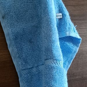 Combo Of 2 Face Towels .