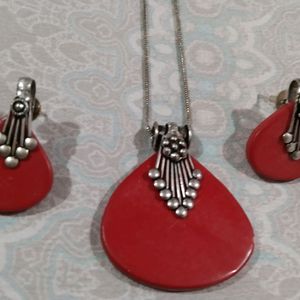 3 necklaces ......💝