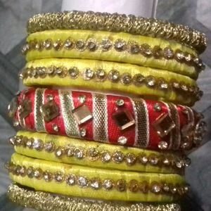 Fancy Women Glass Bangles Set