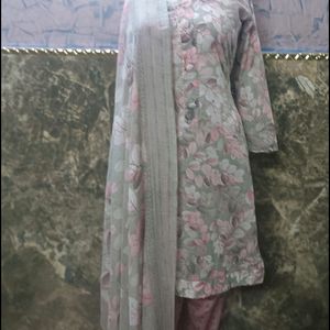 Kurta Set With Chunni