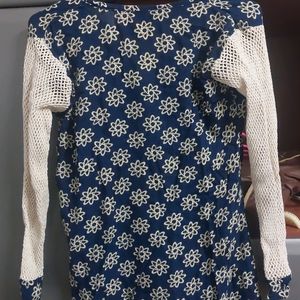 M Size Crocheted Sleeves Top