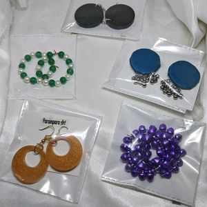 5 Earrings Different Colour