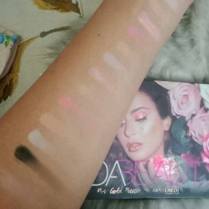 Huda Beauty Rose Gold Pallet