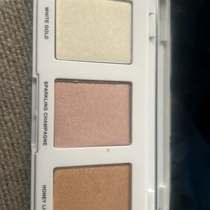 Reduced Fix Price  Victoria secret Cheek Higlighte