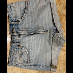 TRF HIGH-RISE MOM FOT BLUE DENIM SHORTS