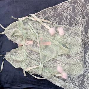 Victorias Secret Flyaway Lace Babydoll Set