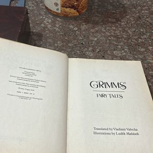 Large Volume Of 43 Fairy tales