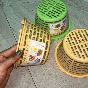 Plastic basket