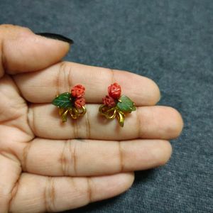 Pretty Red Coral And Green Jade Gold Plated Flower