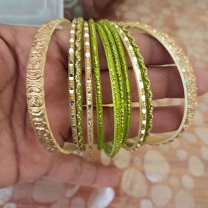 Hand made 4 Pc Bangles