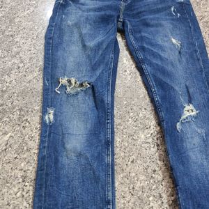 Zara Torn Jean