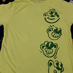 Like New T-shirt Line Green Colour  XL