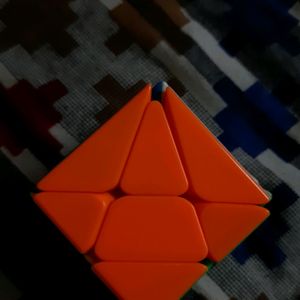 Moyu Axis cube