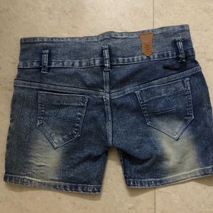 BLUE DENIM SHORTS