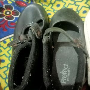 Kids Branded School Shoes At 99rs Or 700coins