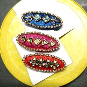 Saree pins and clip